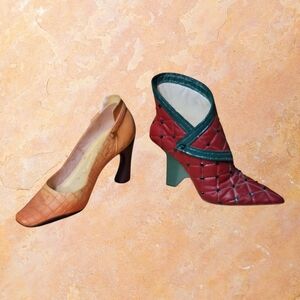 Elegant Little Shoe Statues.